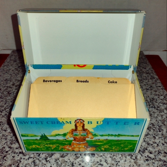 Land O'Lakes Sweet Cream Butter Recipe Box with Alphabet Card-ex Recipe Cards. - Picture 6 of 9